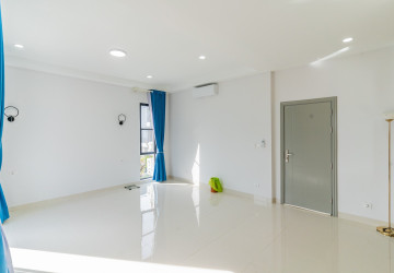 5 Bedroom Villa For Rent - Borey Palm Spring, Dangkao, Phnom Penh thumbnail