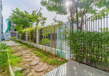 5 Bedroom Villa For Rent - Borey Palm Spring, Dangkao, Phnom Penh thumbnail