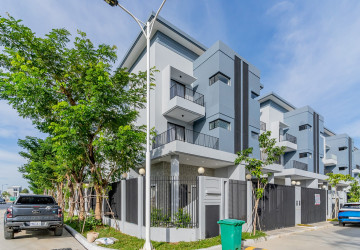 5 Bedroom Villa For Rent - Borey Palm Spring, Dangkao, Phnom Penh thumbnail