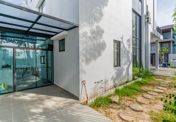 5 Bedroom Villa For Rent - Borey Palm Spring, Dangkao, Phnom Penh thumbnail