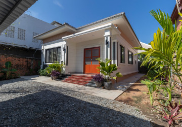 2 Bedroom Villa For Rent - Sala Kamreuk, Siem Reap thumbnail