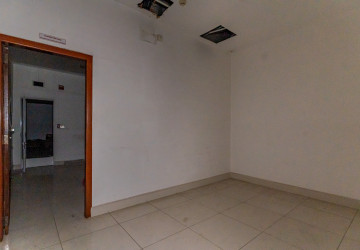 920 Sqm Commercial Building For Rent - Boeng Salang, PhnomPenh thumbnail