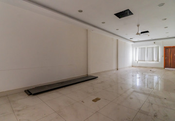 920 Sqm Commercial Building For Rent - Boeng Salang, PhnomPenh thumbnail