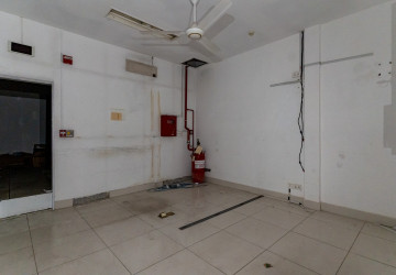 920 Sqm Commercial Building For Rent - Boeng Salang, PhnomPenh thumbnail