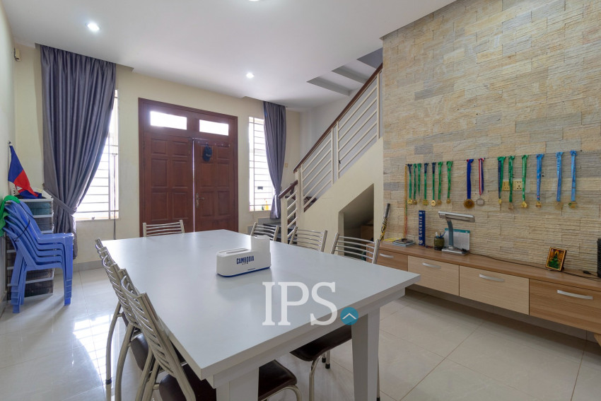 3 Bedroom Shophouse For Rent - Svay Dangkum, Siem Reap