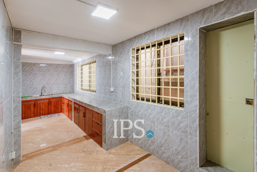 4 Bedroom Shophouse For Rent - Tonle Bassac, Phnom Penh
