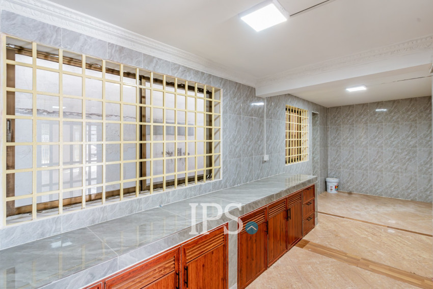 4 Bedroom Shophouse For Rent - Tonle Bassac, Phnom Penh