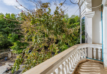 4 Bedroom Shophouse For Rent - Tonle Bassac, Phnom Penh thumbnail