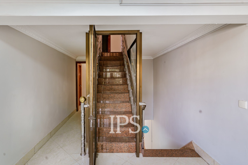 4 Bedroom Shophouse For Rent - Tonle Bassac, Phnom Penh