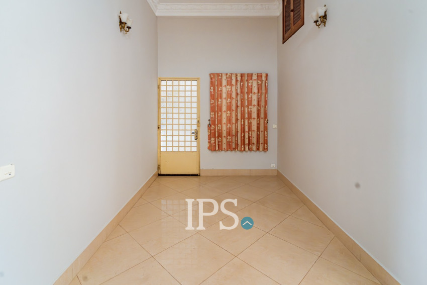 4 Bedroom Shophouse For Rent - Tonle Bassac, Phnom Penh