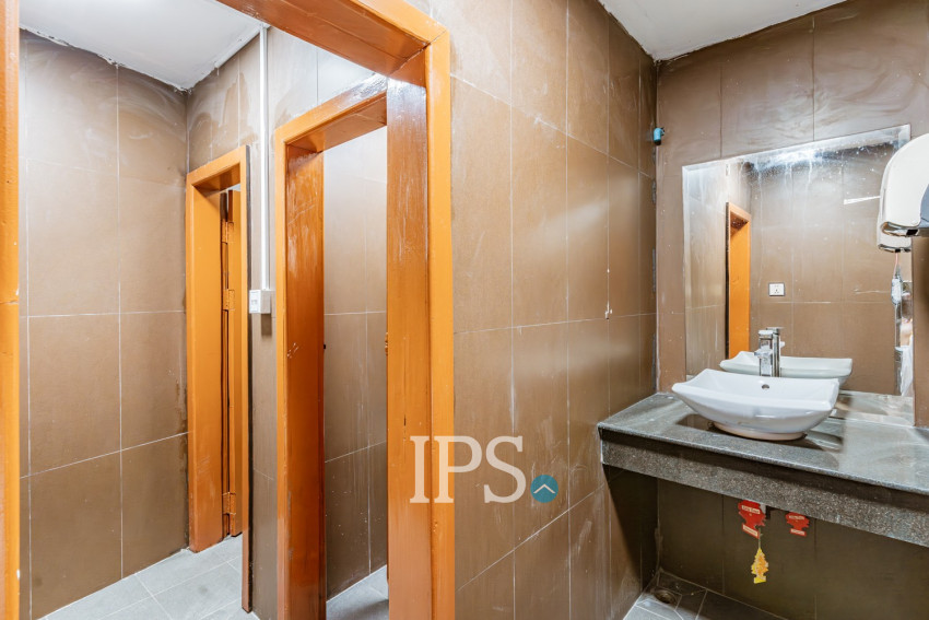 4 Bedroom Shophouse For Rent - Tonle Bassac, Phnom Penh