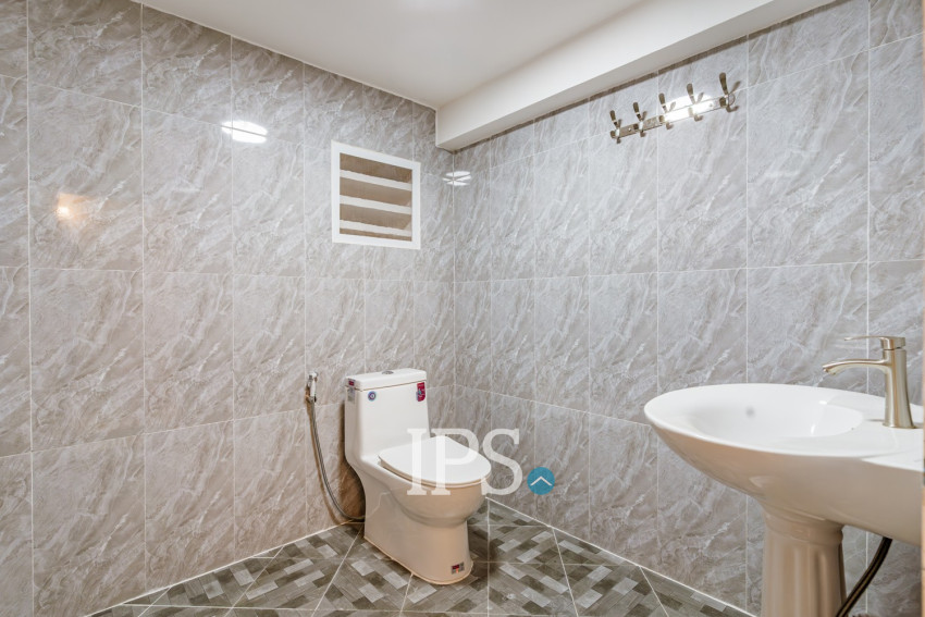 4 Bedroom Shophouse For Rent - Tonle Bassac, Phnom Penh