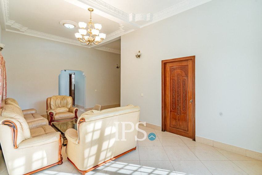 4 Bedroom Shophouse For Rent - Tonle Bassac, Phnom Penh