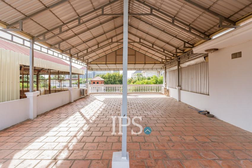 4 Bedroom Shophouse For Rent - Tonle Bassac, Phnom Penh