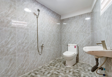 4 Bedroom Shophouse For Rent - Tonle Bassac, Phnom Penh thumbnail