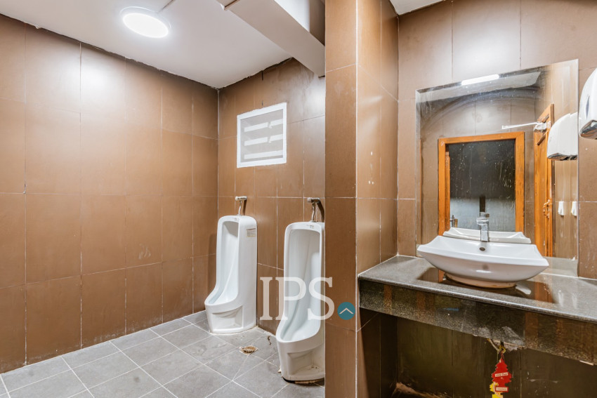 4 Bedroom Shophouse For Rent - Tonle Bassac, Phnom Penh