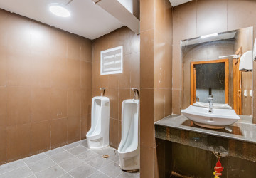 4 Bedroom Shophouse For Rent - Tonle Bassac, Phnom Penh thumbnail