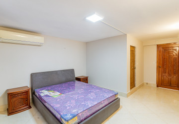 4 Bedroom Shophouse For Rent - Tonle Bassac, Phnom Penh thumbnail