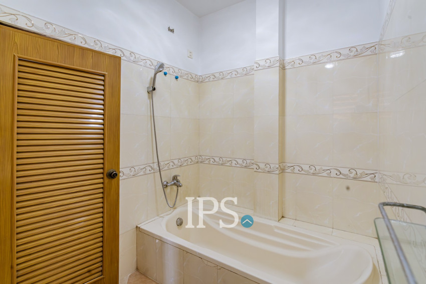 4 Bedroom Shophouse For Rent - Tonle Bassac, Phnom Penh