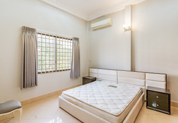 4 Bedroom Shophouse For Rent - Tonle Bassac, Phnom Penh thumbnail
