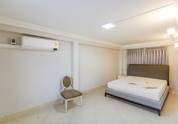 4 Bedroom Shophouse For Rent - Tonle Bassac, Phnom Penh thumbnail