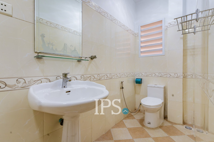 4 Bedroom Shophouse For Rent - Tonle Bassac, Phnom Penh