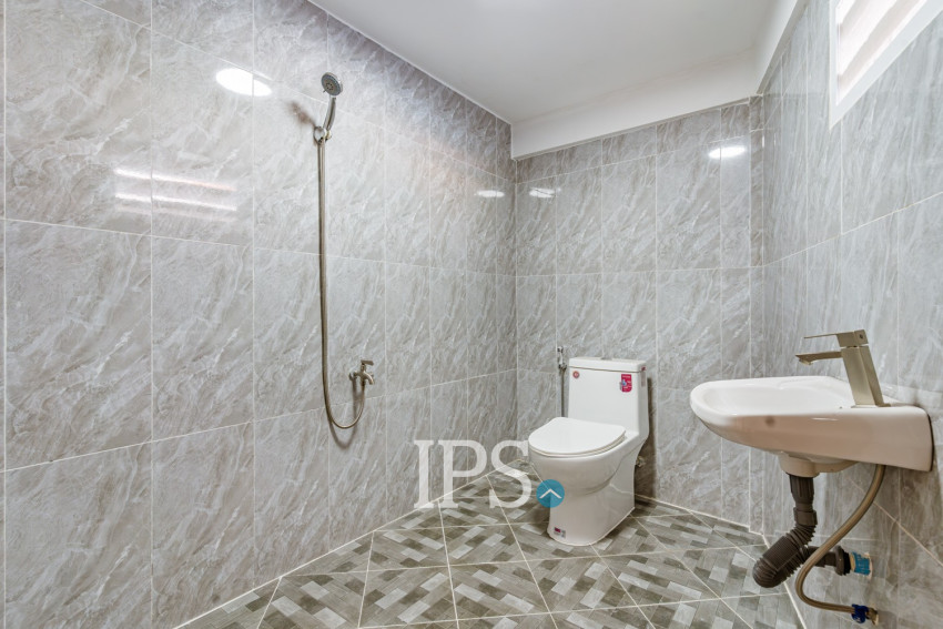 4 Bedroom Shophouse For Rent - Tonle Bassac, Phnom Penh