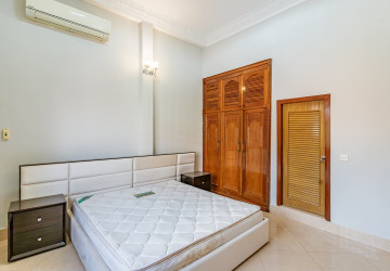 4 Bedroom Shophouse For Rent - Tonle Bassac, Phnom Penh thumbnail