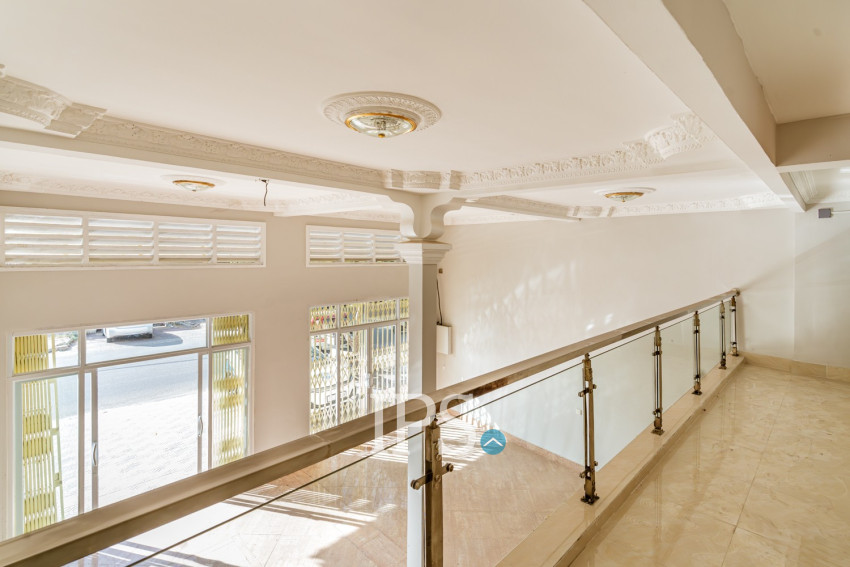 4 Bedroom Shophouse For Rent - Tonle Bassac, Phnom Penh