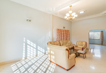 4 Bedroom Shophouse For Rent - Tonle Bassac, Phnom Penh thumbnail