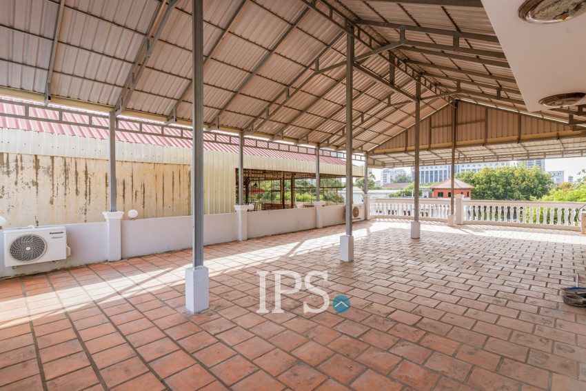 4 Bedroom Shophouse For Rent - Tonle Bassac, Phnom Penh