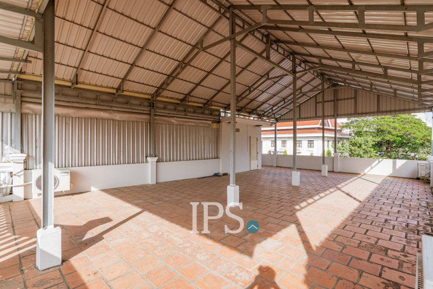 4 Bedroom Shophouse For Rent - Tonle Bassac, Phnom Penh