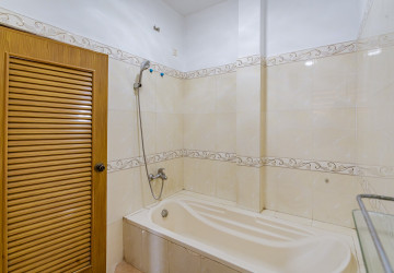 4 Bedroom Shophouse For Rent - Tonle Bassac, Phnom Penh thumbnail