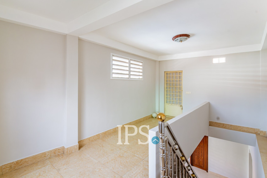 4 Bedroom Shophouse For Rent - Tonle Bassac, Phnom Penh