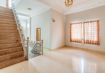 4 Bedroom Shophouse For Rent - Tonle Bassac, Phnom Penh thumbnail