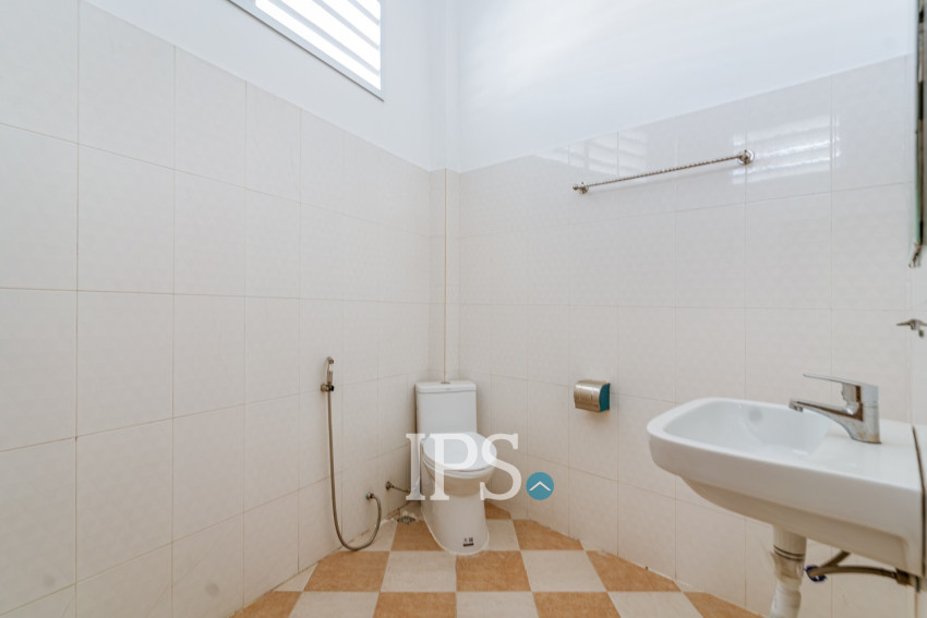 4 Bedroom Shophouse For Rent - Tonle Bassac, Phnom Penh