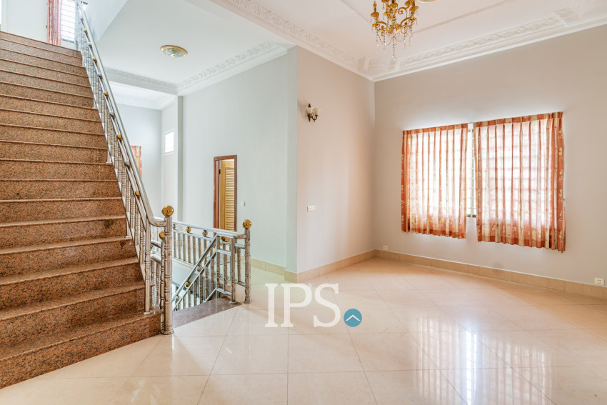 4 Bedroom Shophouse For Rent - Tonle Bassac, Phnom Penh