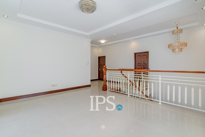 3 Bedroom Villa For Rent - Bassac Garden, Tonle Bassac, Phnom Penh