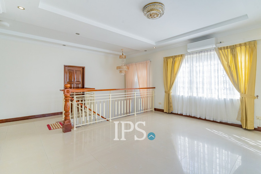 3 Bedroom Villa For Rent - Bassac Garden, Tonle Bassac, Phnom Penh