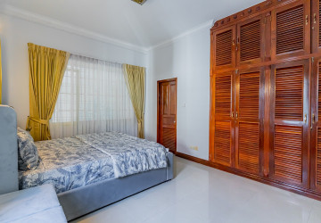 3 Bedroom Villa For Rent - Bassac Garden, Tonle Bassac, Phnom Penh thumbnail