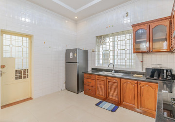 3 Bedroom Villa For Rent - Bassac Garden, Tonle Bassac, Phnom Penh thumbnail
