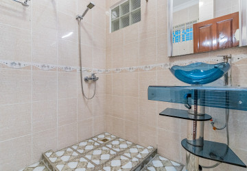 3 Bedroom Villa For Rent - Bassac Garden, Tonle Bassac, Phnom Penh thumbnail