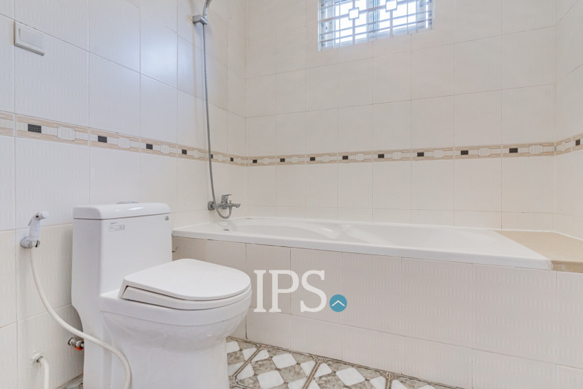 3 Bedroom Villa For Rent - Bassac Garden, Tonle Bassac, Phnom Penh