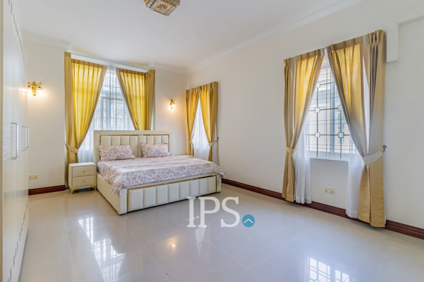 3 Bedroom Villa For Rent - Bassac Garden, Tonle Bassac, Phnom Penh