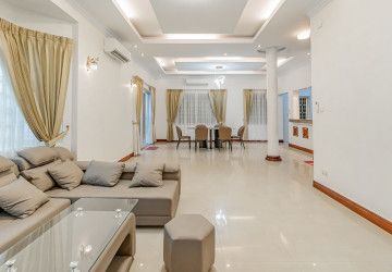 3 Bedroom Villa For Rent - Bassac Garden, Tonle Bassac, Phnom Penh thumbnail