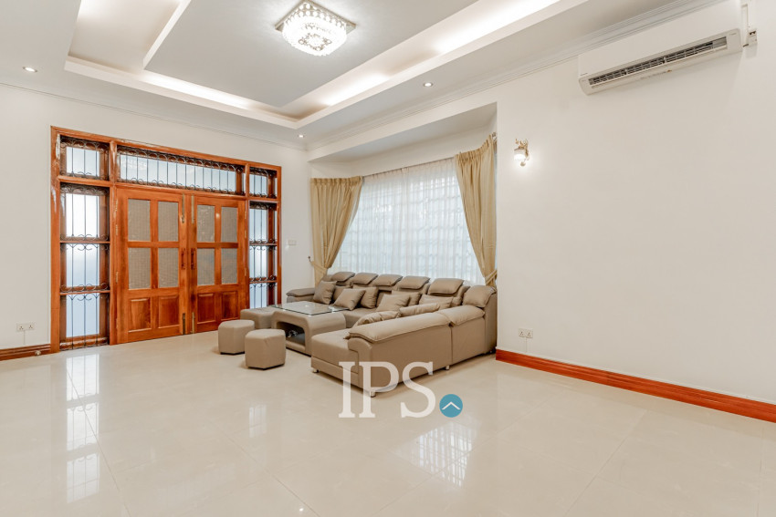 3 Bedroom Villa For Rent - Bassac Garden, Tonle Bassac, Phnom Penh