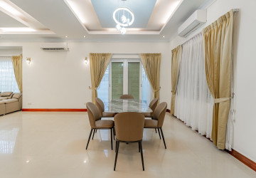 3 Bedroom Villa For Rent - Bassac Garden, Tonle Bassac, Phnom Penh thumbnail