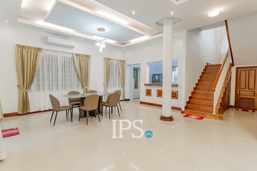 3 Bedroom Villa For Rent - Bassac Garden, Tonle Bassac, Phnom Penh