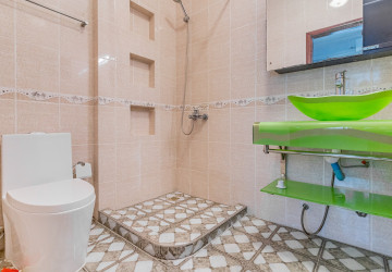 3 Bedroom Villa For Rent - Bassac Garden, Tonle Bassac, Phnom Penh thumbnail