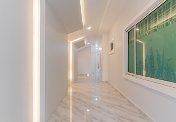 3 Bedroom Villa For Rent - Bassac Garden, Tonle Bassac, Phnom Penh thumbnail